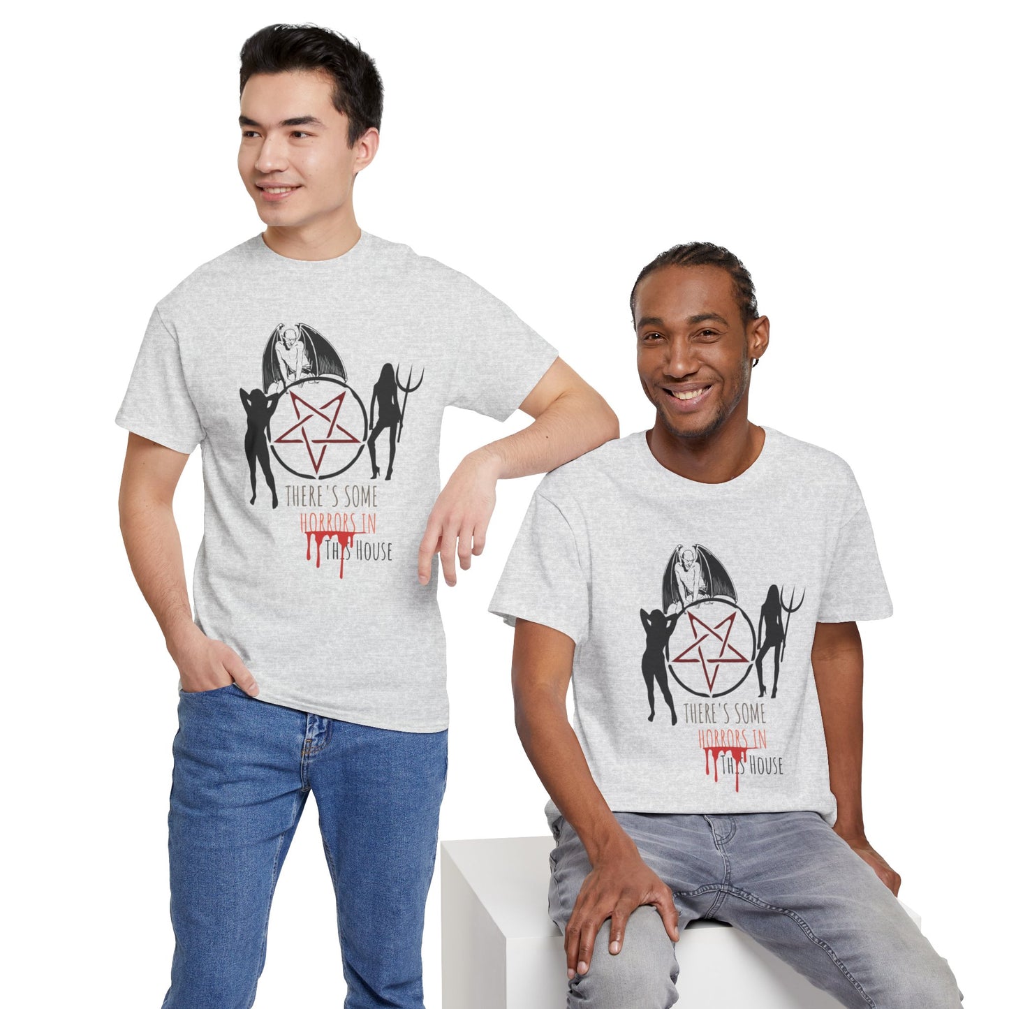 Es gibt Horrors in diesem Haus Halloween Shirt, Unisex, Satire, Gothic, Gruselige Jahreszeit T-Shirt