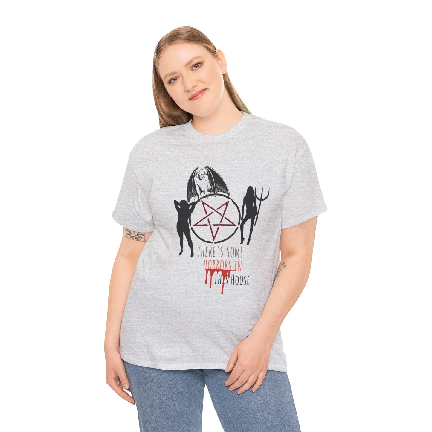 Es gibt Horrors in diesem Haus Halloween Shirt, Unisex, Satire, Gothic, Gruselige Jahreszeit T-Shirt